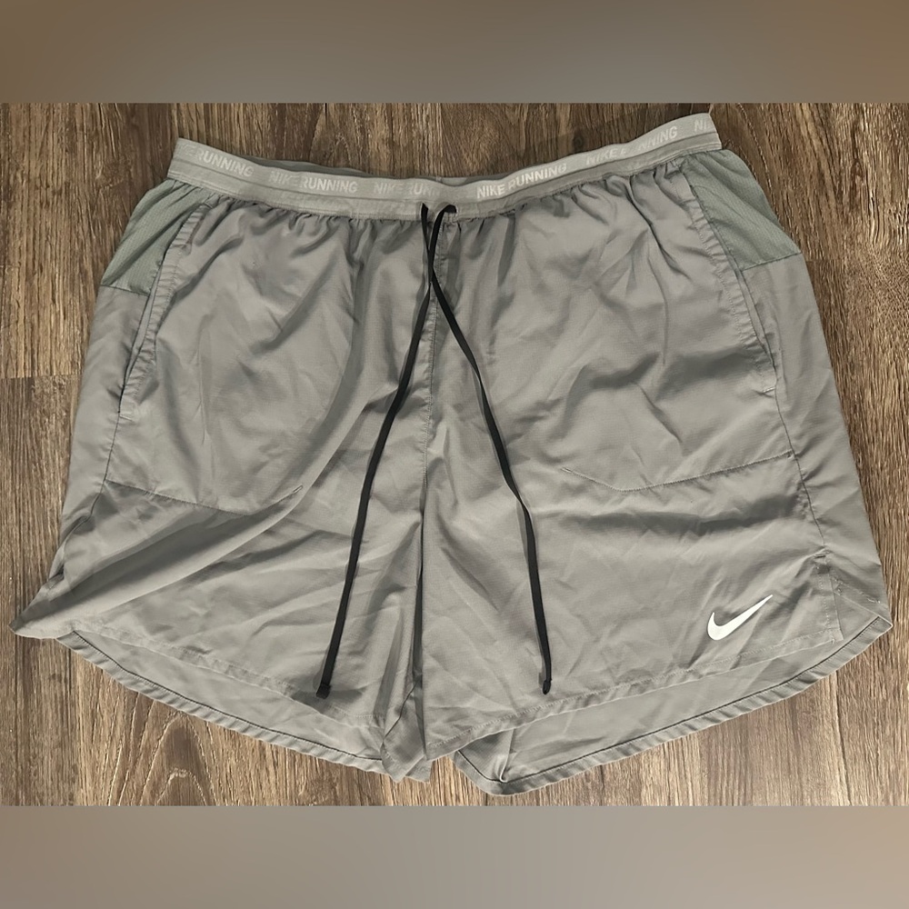 Men’s Nike Dri-Fit Stride 5” Lined Running Grey Shorts DM4755-084 - 2XL- Tall